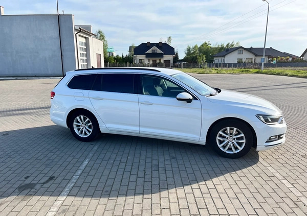 Volkswagen Passat cena 52900 przebieg: 195500, rok produkcji 2015 z Słupca małe 29